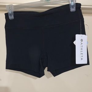 Athleta Chaturanga shortie. Size extra small. NWT